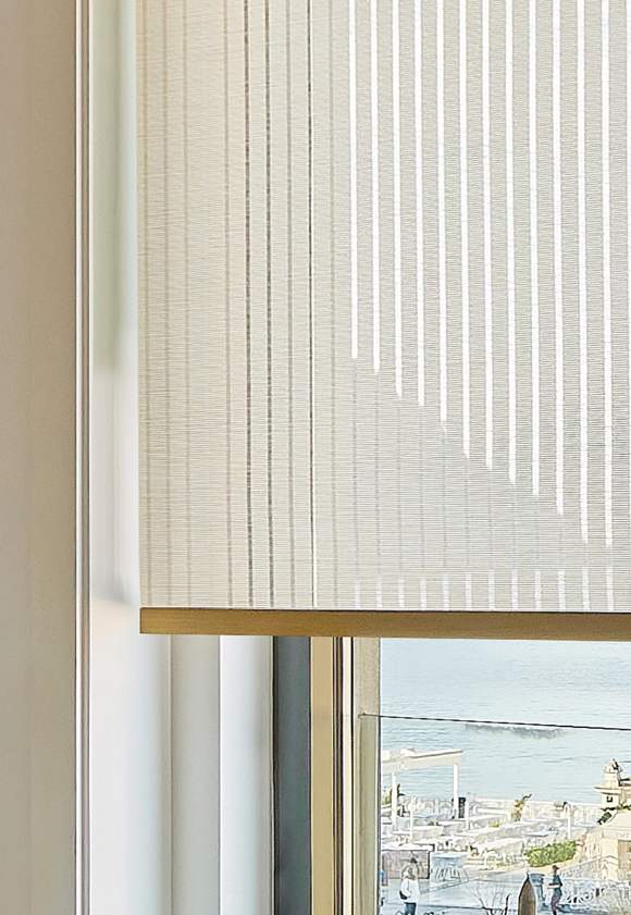 Estor enrollable Ristretto beige ventana traslucido